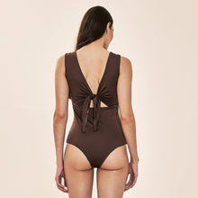 Load image into Gallery viewer, Image 07: Uv Line One-Piece Mirela Coqueiros Bege Upf50+