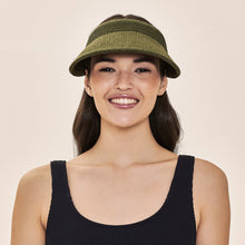 Load image into Gallery viewer, Model Front: Uv Line Visor Visor Brunei Verde Militar Upf50+