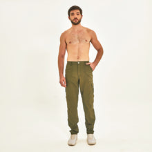 Load image into Gallery viewer, Model Front: Uv Line Fitness Bottom Chelsea Verde Militar Upf50+