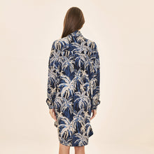 Load image into Gallery viewer, Model Back: Uv Line Shirtdress Shirtdress Ipanema Coqueiros Marinho Upf50+