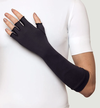 Load image into Gallery viewer, Image 02: Uv Line Glove Long Gloves Uni Black Upf50+
