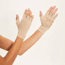 Load image into Gallery viewer, Image 06: Uv Line Glove Short Gloves Uni Beige Upf50+
