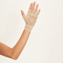 Load image into Gallery viewer, Image 04: Uv Line Glove Short Gloves Uni Beige Upf50+
