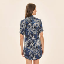 Load image into Gallery viewer, Model Back: Uv Line Shirtdress Shirtdress Coqueiros Marinho Upf50+
