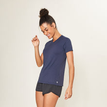 Load image into Gallery viewer, Image 02: Uv Line Fitness Top Sport Fit Fem Marinho Upf50+
