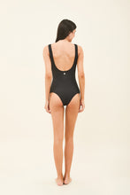 Load image into Gallery viewer, Model Back: Uv Line One-Piece Maio Swim Textura Preto Upf50+
