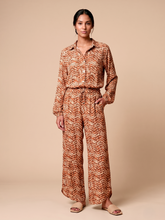 Load image into Gallery viewer, Model Front: Uv Line Beach Trousers Pants Meia Lua Tie Dye Pitanga Upf50+

