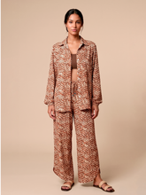 Load image into Gallery viewer, Model Front: Uv Line Shirtdress Shirt Vitoria Tie Dye Pitanga Upf50+
