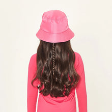 Load image into Gallery viewer, Model Back: Uv Line Bucket Hat Basic Kids Pink Rosa Upf50+
