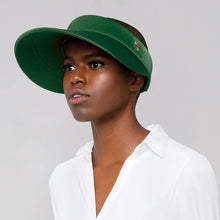 Load image into Gallery viewer, Model Front: Uv Line Visor Grecia Verde Folha Upf50+
