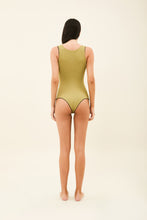 Load image into Gallery viewer, Model Back: Uv Line One-Piece Mirela Oliva Preto Upf50+
