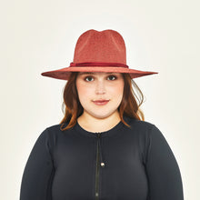 Load image into Gallery viewer, Model Front: Uv Line Floppy Hat Saint Germain Ferrugem Upf50+
