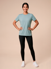 Load image into Gallery viewer, Model Front: Uv Line Beach Top T-Shirt Uvpro Fem Green Water Upf50+
