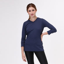 Load image into Gallery viewer, Model Front: Uv Line Fitness Top Sport Fit Fem Ml Marinho Upf50+
