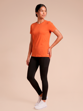 Load image into Gallery viewer, Image 03: Uv Line Beach Top T-Shirt Uvpro Fem Pitanga Upf50+
