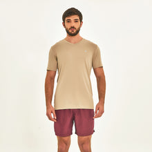 Load image into Gallery viewer, Model Front: Uv Line Fitness Top T-Shirt Sport Fit Areia Upf50+
