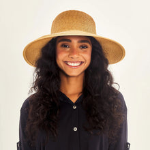 Load image into Gallery viewer, Model Front: Uv Line Floppy Hat Hat Santorini Imp Fem Wheat Upf50+
