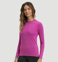 Load image into Gallery viewer, Model Front: Uv Line Rash Guard Camiseta Uvpro Ml Pink Upf50+
