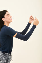 Load image into Gallery viewer, Sun-Protection Sleeve Navy UPF50+

