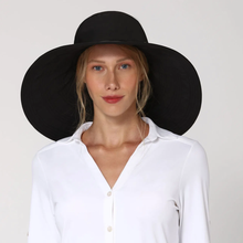 Load image into Gallery viewer, Model Front: Uv Line Floppy Hat Beverly Hills Preto
