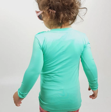 Load image into Gallery viewer, Model Back: Uv Line Rash Guard Camiseta Baby Nina Verde Claro Upf50+
