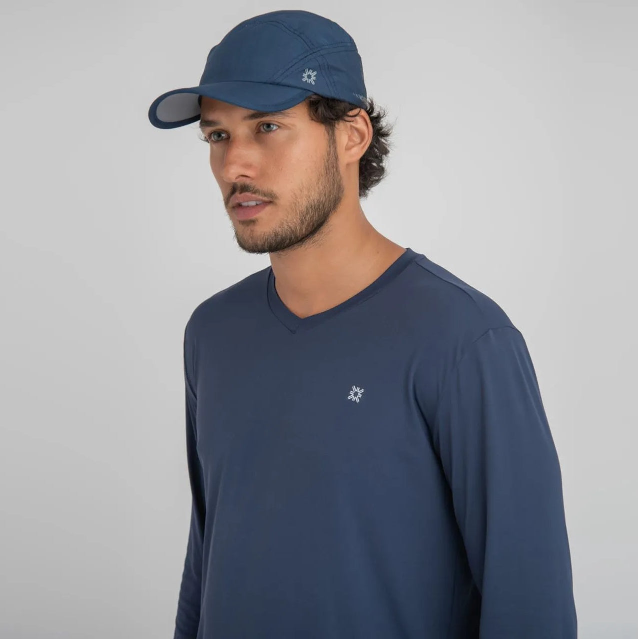 Model Front: Uv Line Caps Cap New Fit Marinho Upf50+