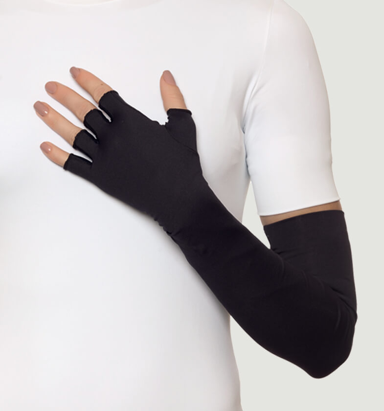 Model Front: Uv Line Glove Extra Long Glove Preto Upf50+
