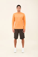 Load image into Gallery viewer, Model Front: Uv Line Rash Guard Longsleeve Uvpro Laranja Upf50+
