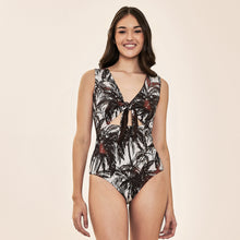 Load image into Gallery viewer, Model Front: Uv Line One-Piece Mirela Coqueiros Bege Upf50+
