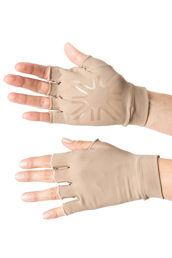 Model Front: Uv Line Glove Short Glove Chocolate Upf50+